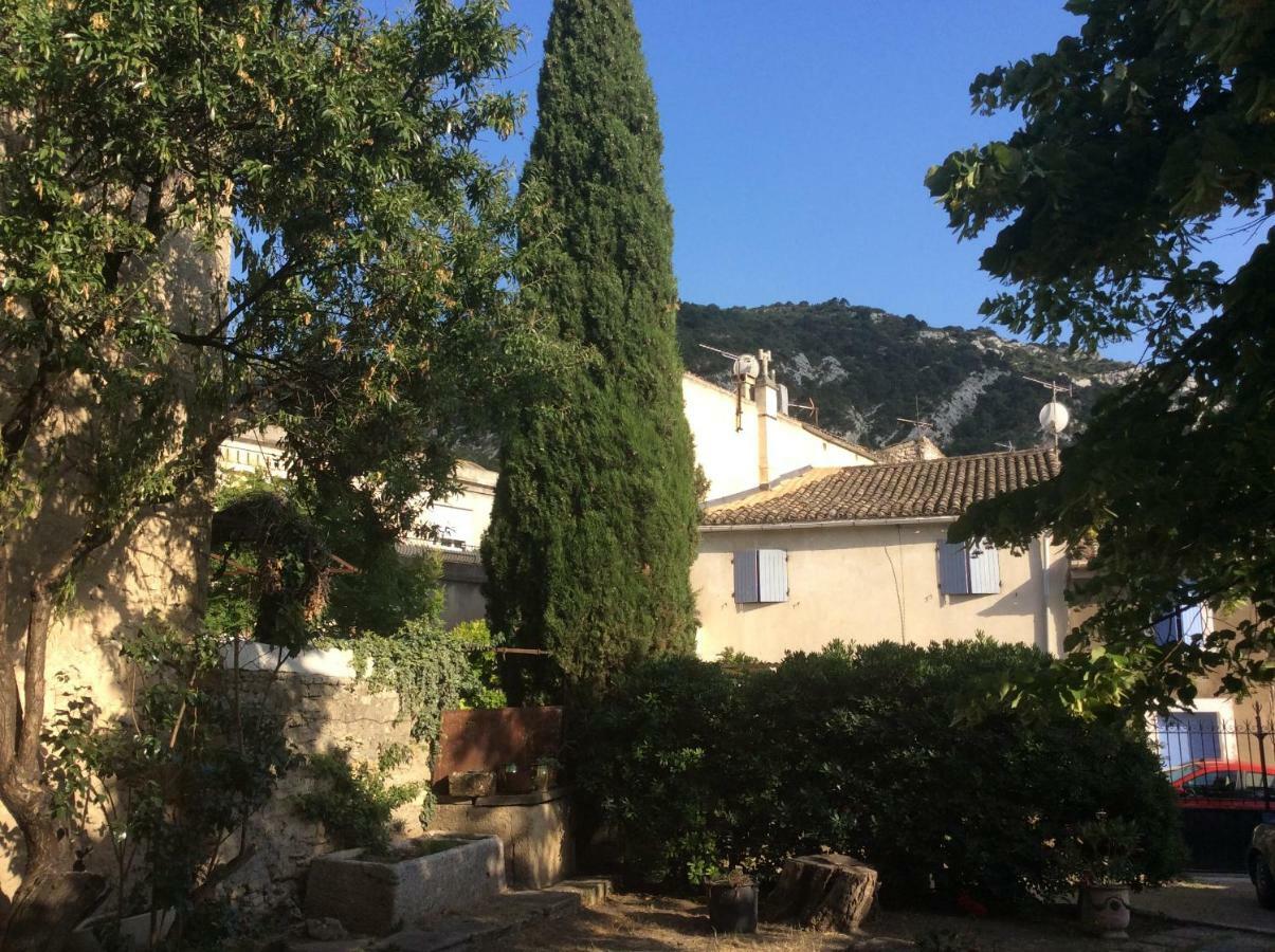 Maison Daumas Billard Francais Et Piscine Robion en Luberon Eksteriør bilde